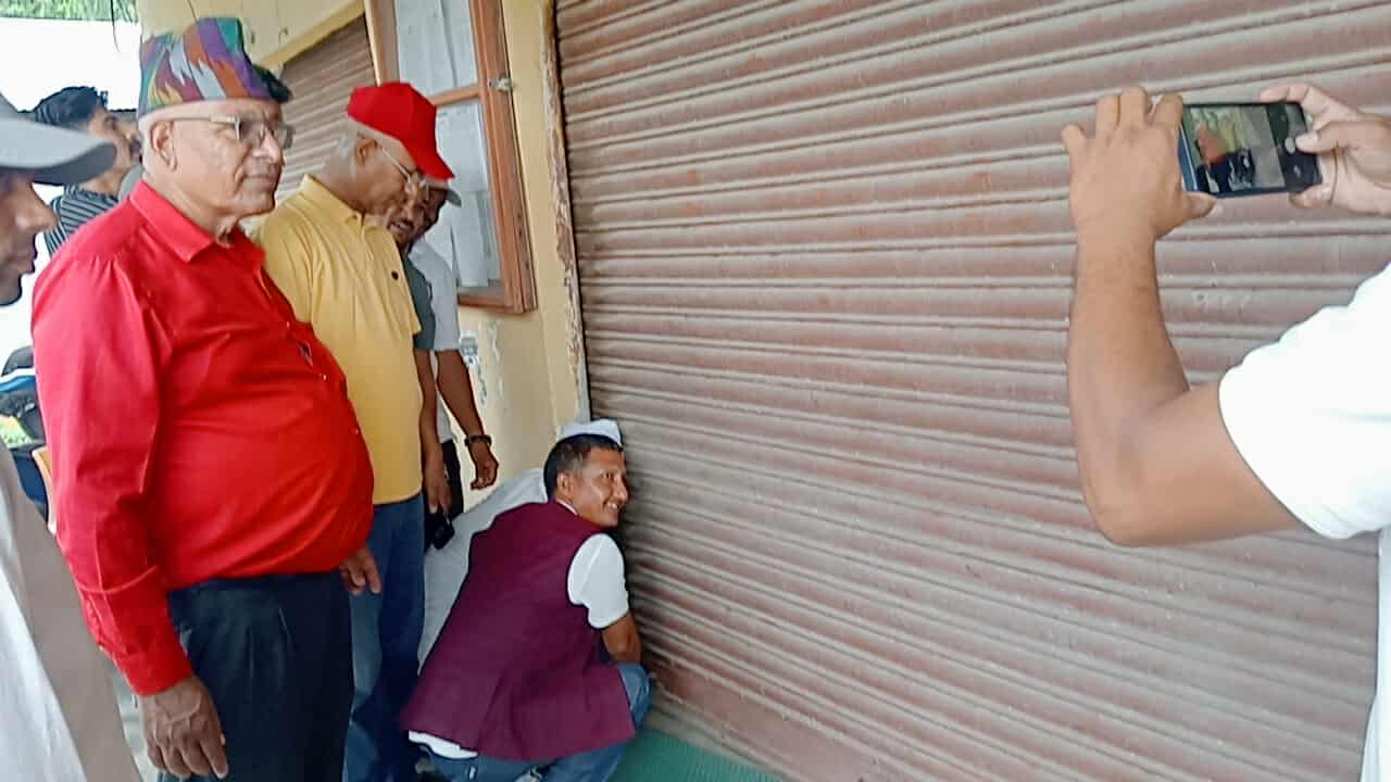 अत्तरियाको दुग्ध विकास संस्थान (डीडीसी) ११७ दिनपछि ताला खोलेपछि पुनः सञ्चालनमा