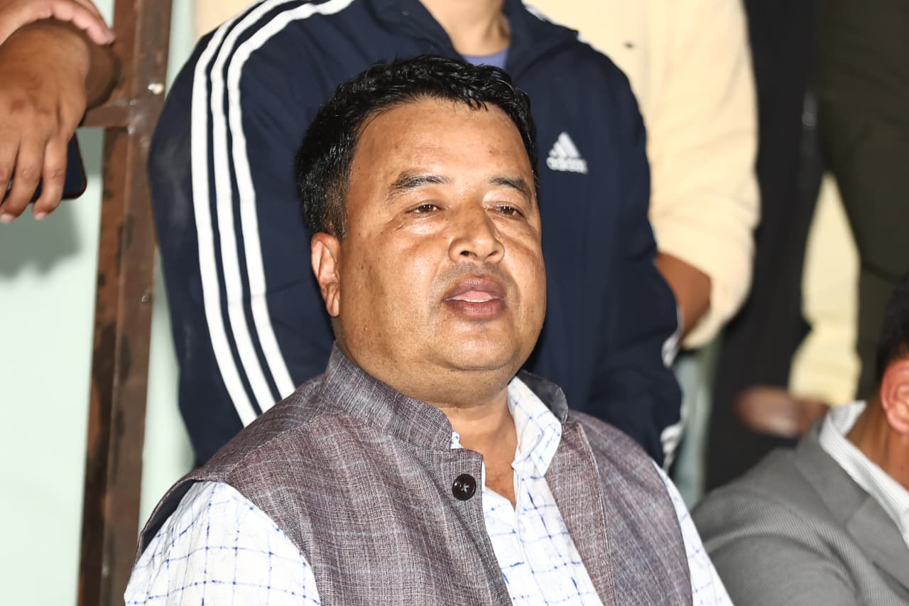 बालेनले बोलेको ‘मधेसी छौरा’का सन्दर्भमा महेश बस्नेतले मागे माफी