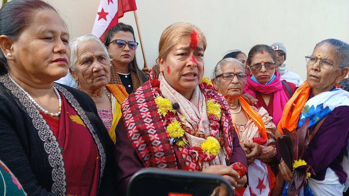 रवि लामिछानेकी प्रतिस्पर्धी खरेलले थालिन् चुनावी अभियान