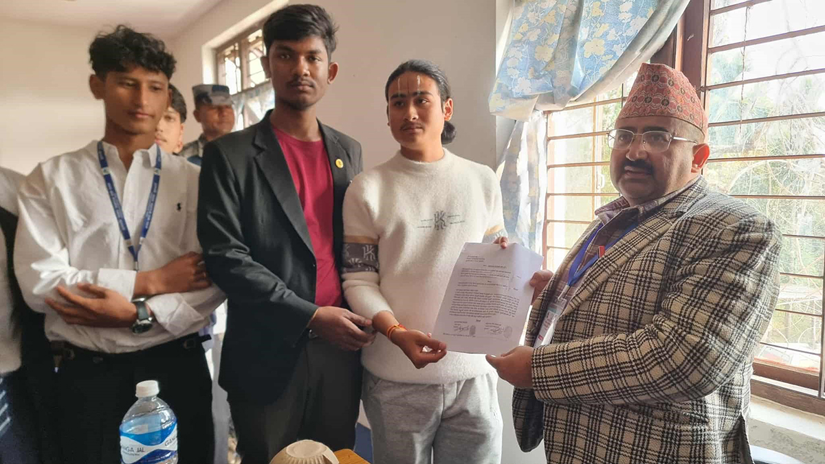 उमेदवार हर्क साम्पाङविरुद्ध उजुरी