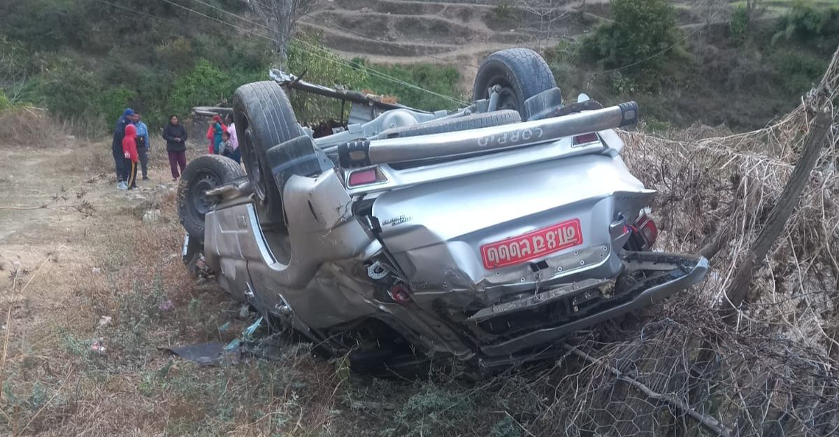 काठमाडौं आउँदै गरेको गाडी दुर्घटना, चार जना घाइते