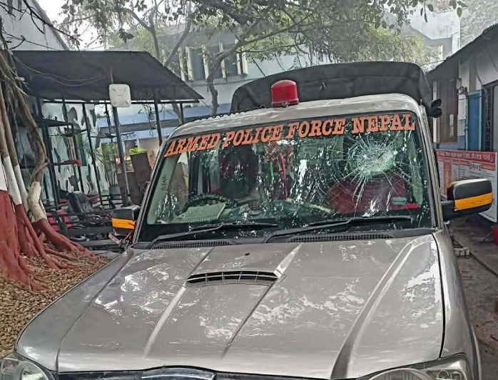 वीरगन्जको अवैध गोदाममा छापा, सशस्त्र प्रहरीमाथि आक्रमण गर्ने चार जना पक्राउ