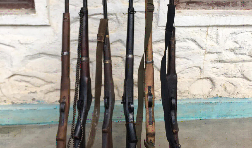 स्थानीयबाट बाजुरामा २६ थान हातहतियार बुझाइयो