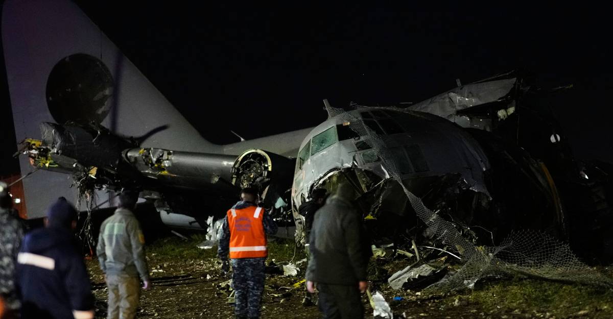 बोलिभियामा पैसा बोकेको कार्गो विमान दुर्घटना, कम्तिमा १५ जनाको मृत्यु