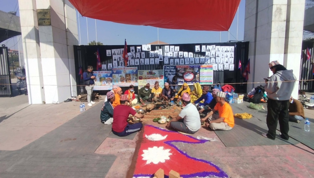 जेन-जी सहिदको आत्माको शान्तिका लागि संसद् भवनअघि हवन