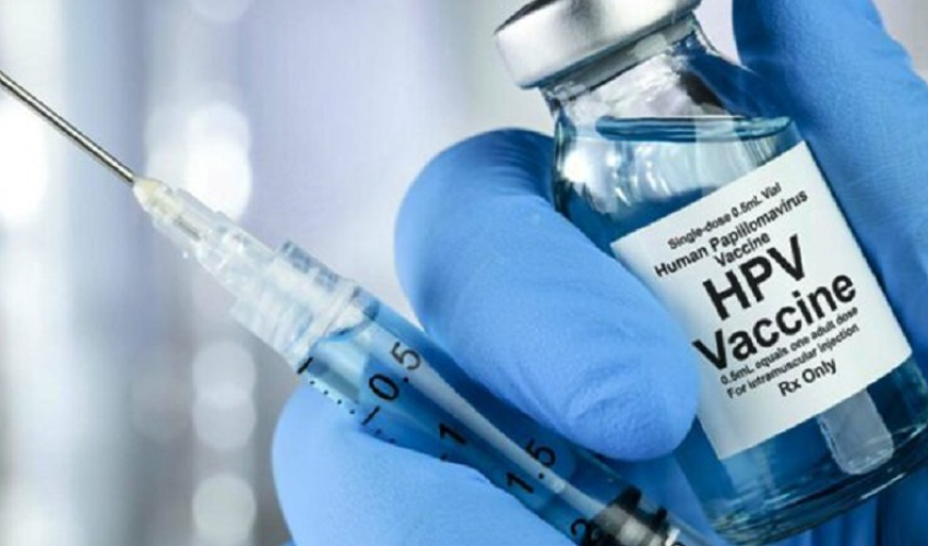 बाजुरामा करिब १ हजार बढीलाई एचपिभी खोप लगाईदै