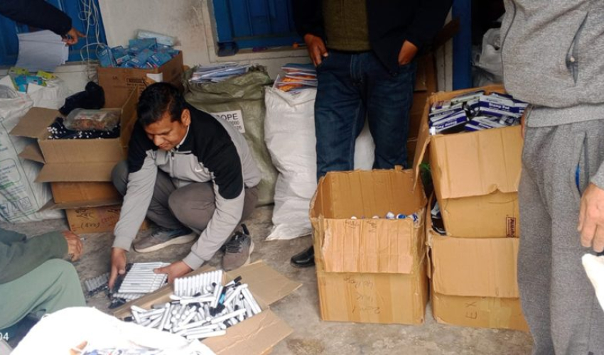 बैतडीमा निर्वाचनका लागि मतपत्र आइपुगे