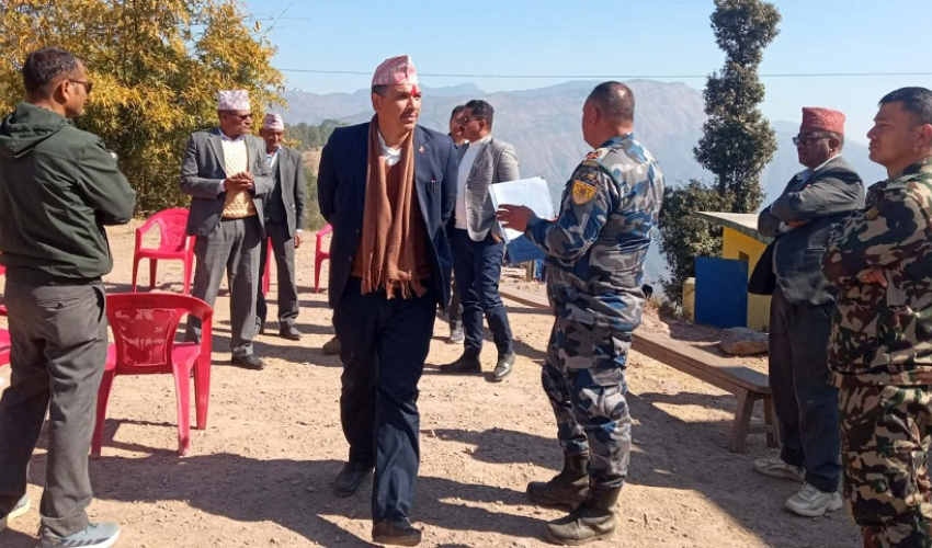 बैतडीमा मतदानस्थल निरीक्षण