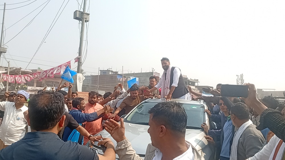 सिरहाको गोलबजारमा रास्वपा सभापति रवि लामिछानेलाई भव्य स्वागत