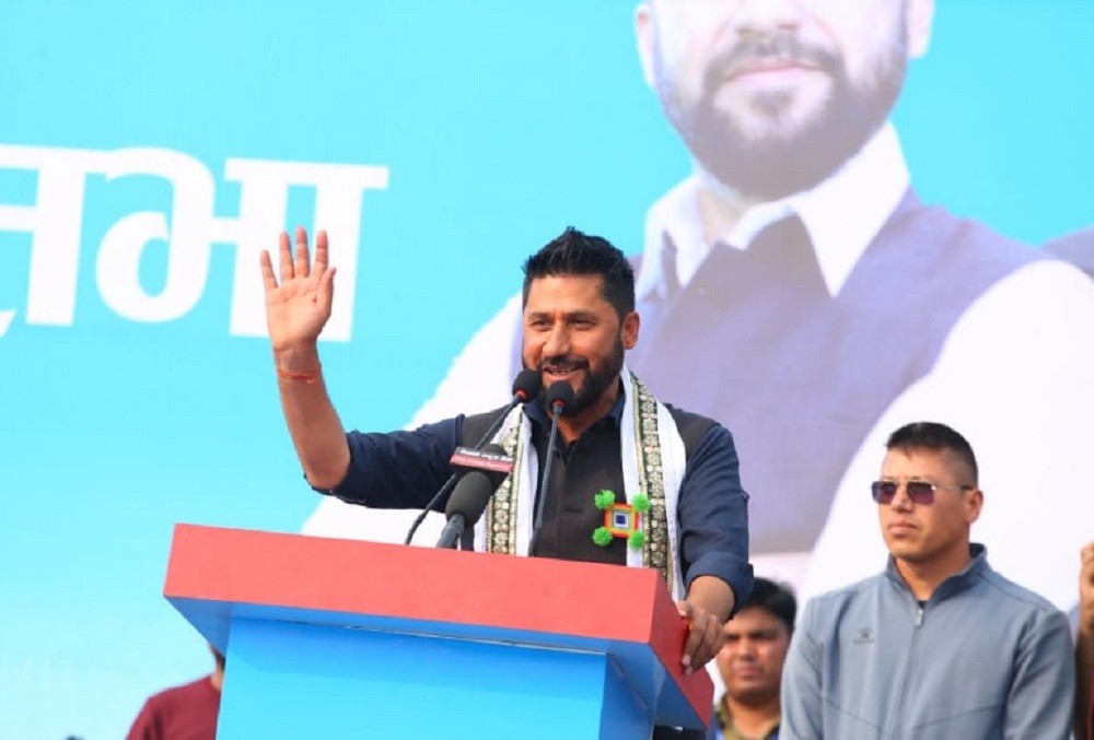 आज सर्लाही पुग्दै रास्वपा सभापति लामिछाने