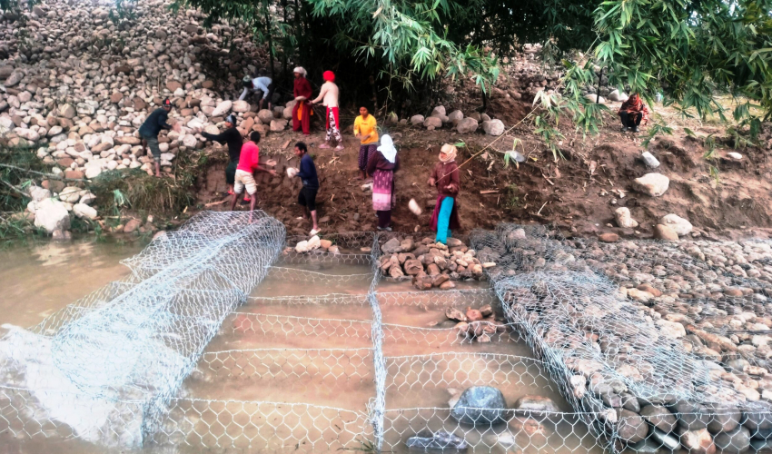 कञ्चनपुरको शुक्लाफाँटामा पर्ने स्याली नदीका चार ठाउँमा तटबन्ध निर्माण