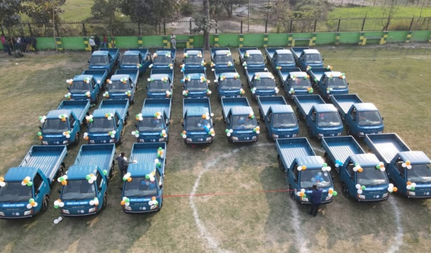 भारतबाट नेपाललाई १९ वटा वान टन सवारीसाधन सहयोग