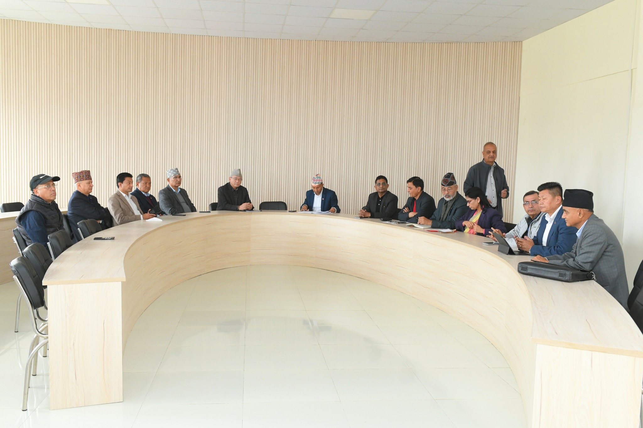 एमाले सचिवालय बैठक जारी