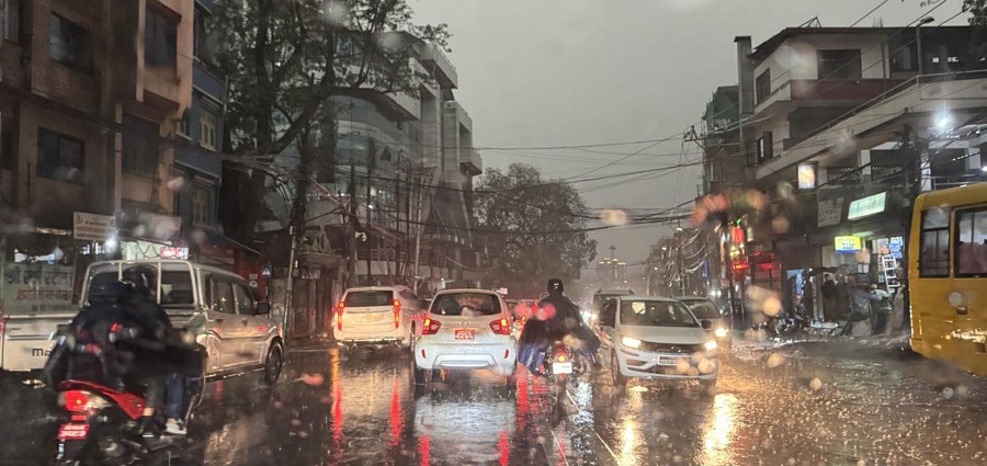 हावाहुरीसहितको वर्षाले काठमाडौं पनि अस्तव्यस्त