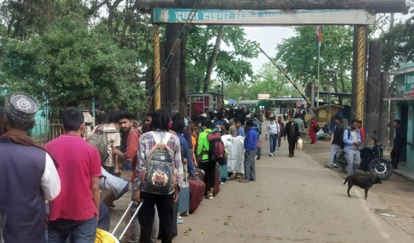 भारतमा ग्यास अभावले रोजगारी प्रभावित, नेपालीहरू स्वदेश फर्किन थाले