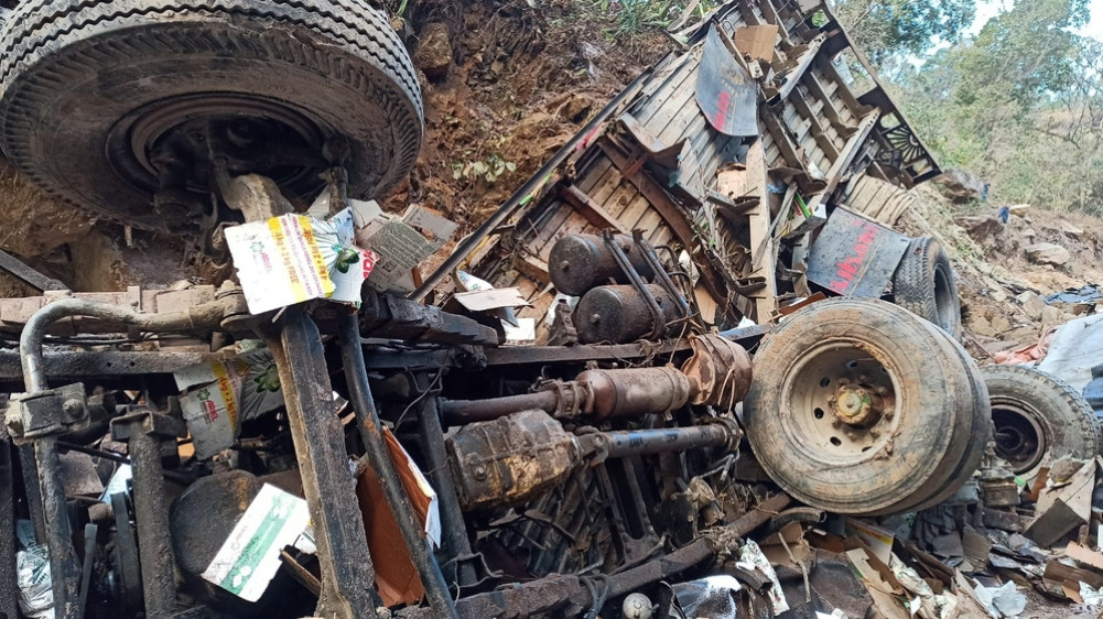 कान्ति लोकपथमा ट्रक दुर्घटना : एकको मृत्यु, चालक घाइते