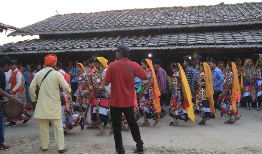 सुदूरपश्चिममा आज खखडेहरा पर्व मनाउँदै राना थारू समुदाय