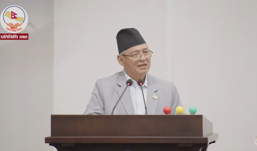 संसदको अभिव्यक्तिले एमालेमा हलचल, थापालाई चेतावनी सम्भावना