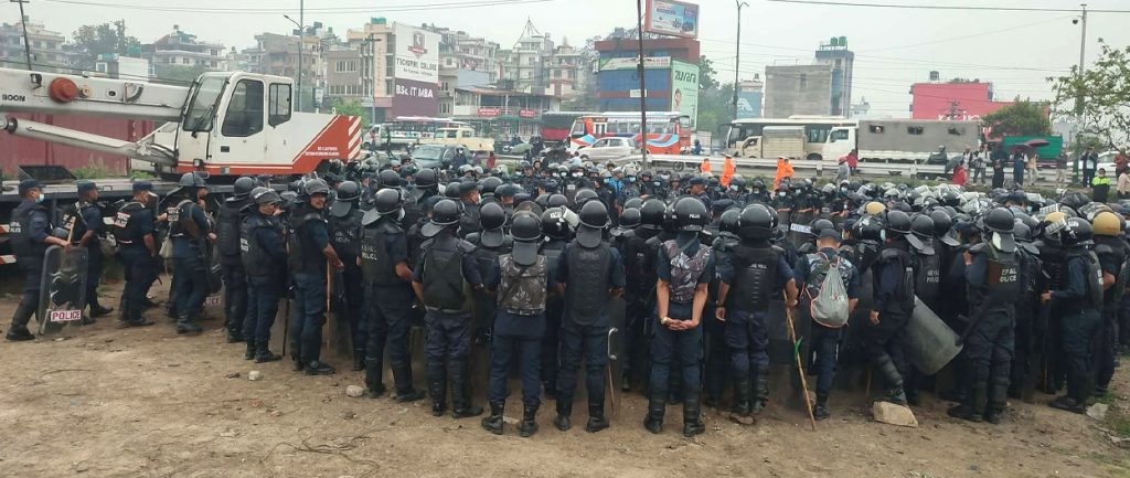 शान्तिपूर्ण रुपमा सुकुमवासी बस्ती हटाइँदै, २ हजार प्रहरी परिचालन