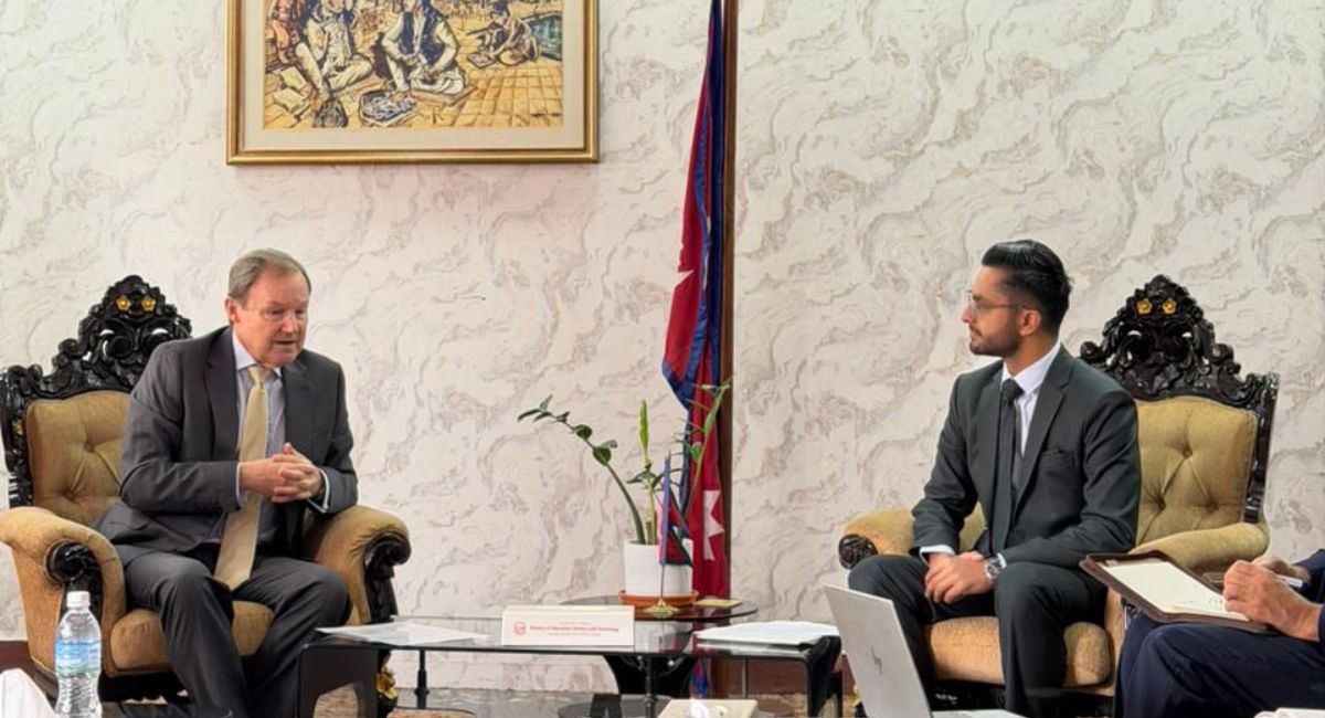 शिक्षामन्त्रीसँग बेलायतका राजदूतको शिष्टाचार भेट