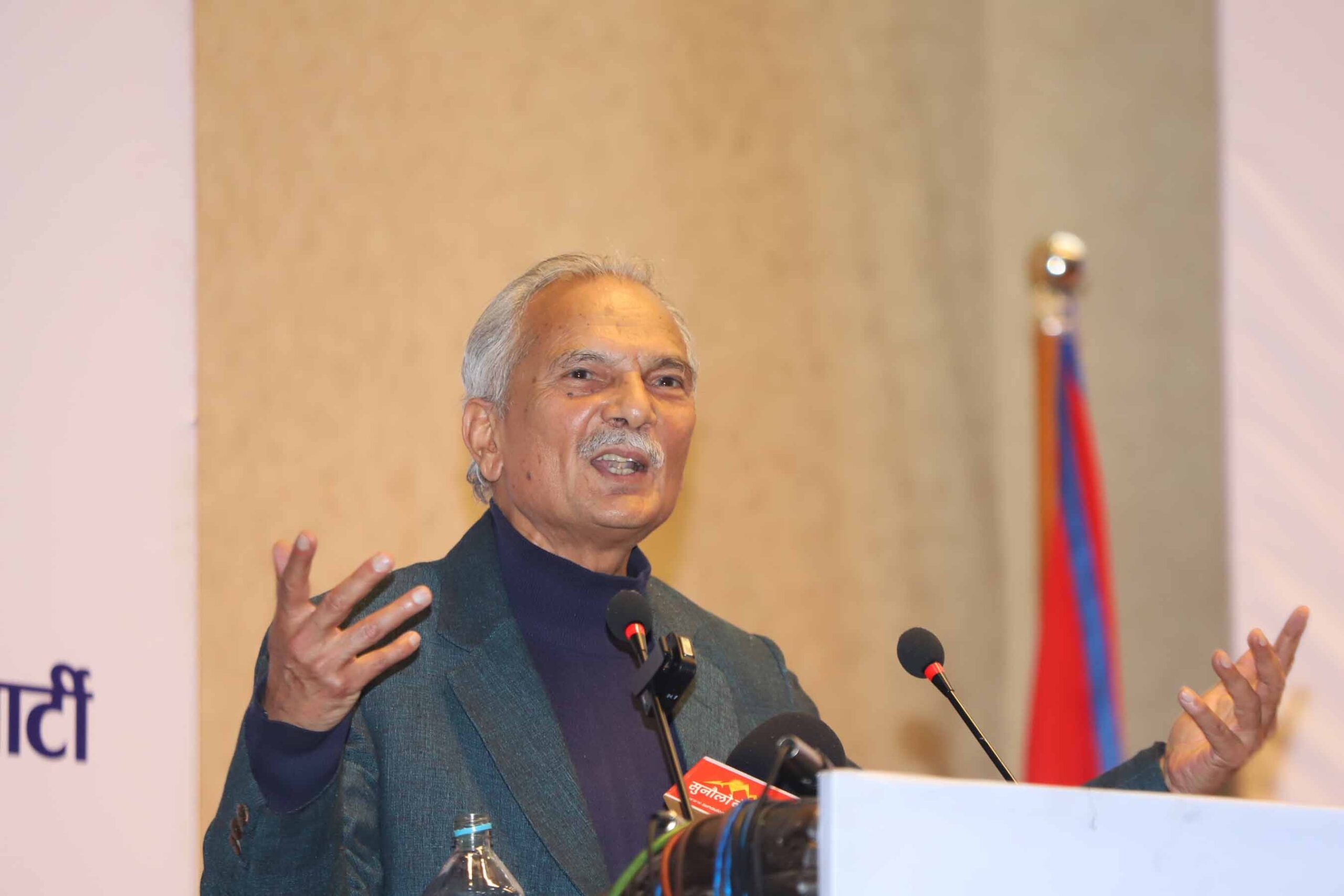 पूर्वप्रधानमन्त्री डा. बाबुराम भट्टराई दम्पती भारत भ्रमणमा जाँदै