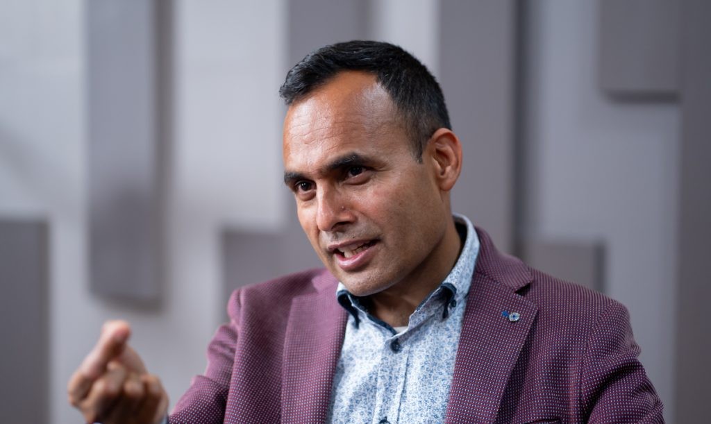 सिंहदरबारभित्रै कमजोर इन्टरनेट सेवा, सुधार गर्न मन्त्रीको निर्देशन