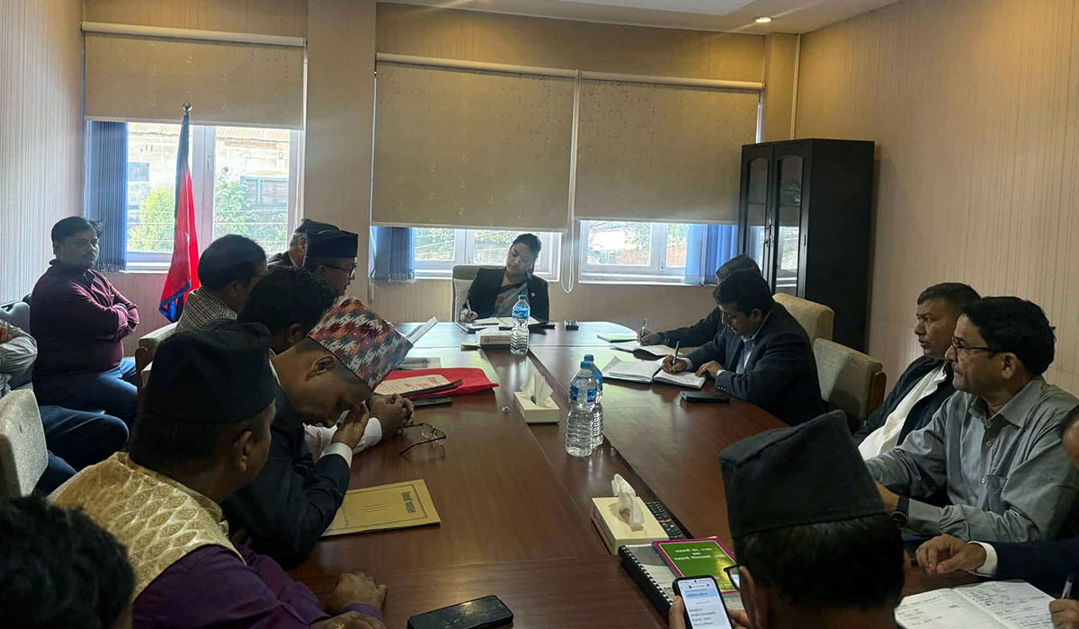 सहकारी पीडितसँग मन्त्री रावलले थालिन् छलफल