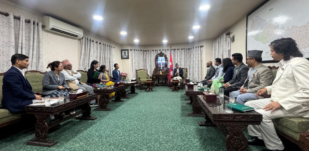 १२ वटै संसदीय समितिका सभापतिहरूले भेटे सभामुख