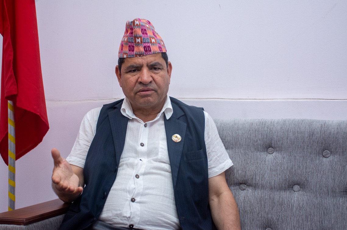 प्रधानमन्त्रीमाथि खनियो नेकपा, विवादित भनाइ तत्काल सच्याउन माग