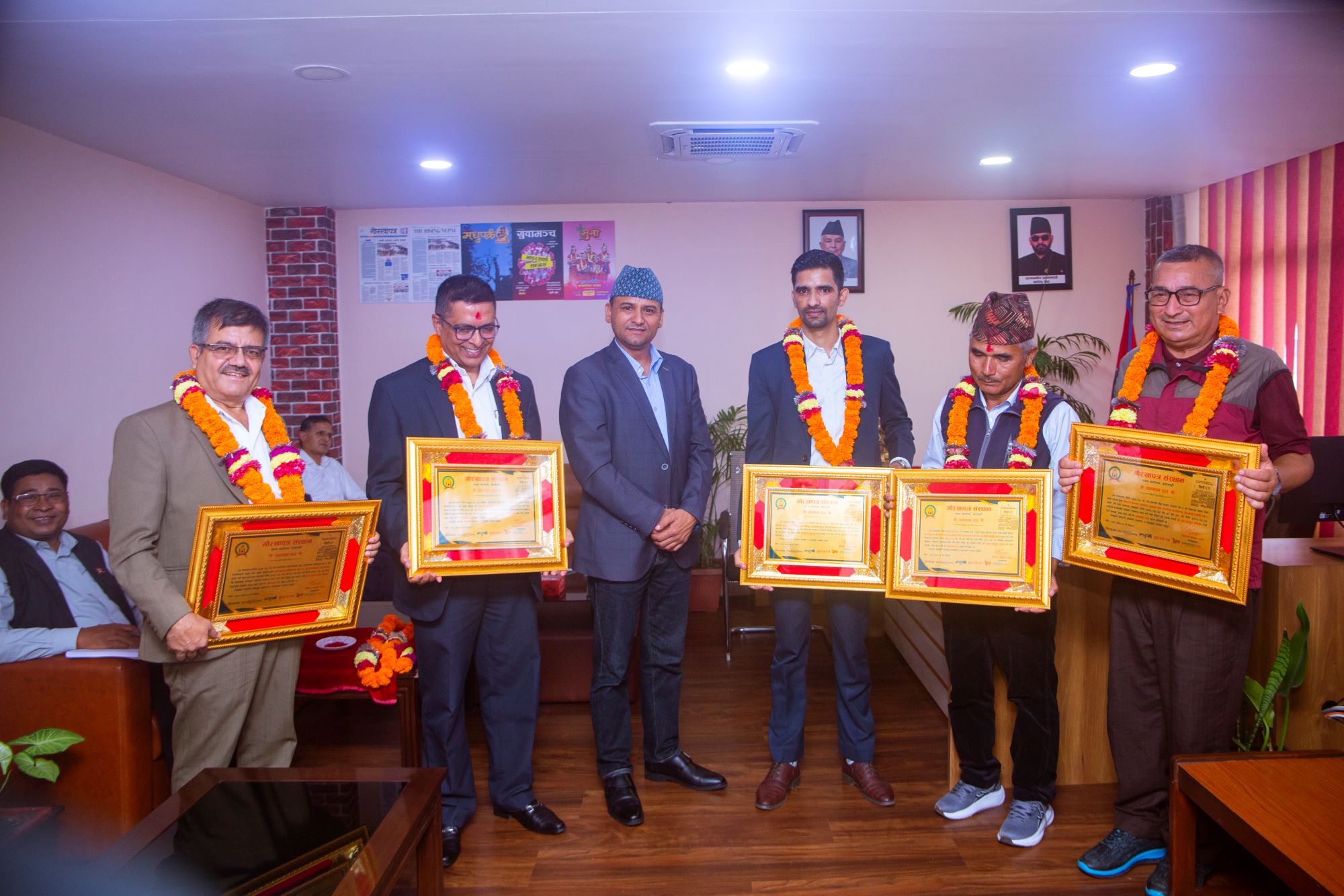 गोरखापत्रका सेवा निवृत्त पत्रकार तथा कर्मचारीलाई विदाइ