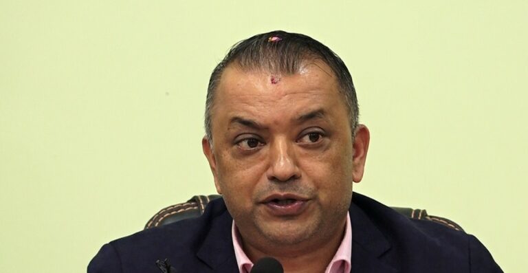 हामीलाई सभापति बन्नुछैन, पार्टी ठिक ठाउँमा उभिनुपर्छ : गगन थापा