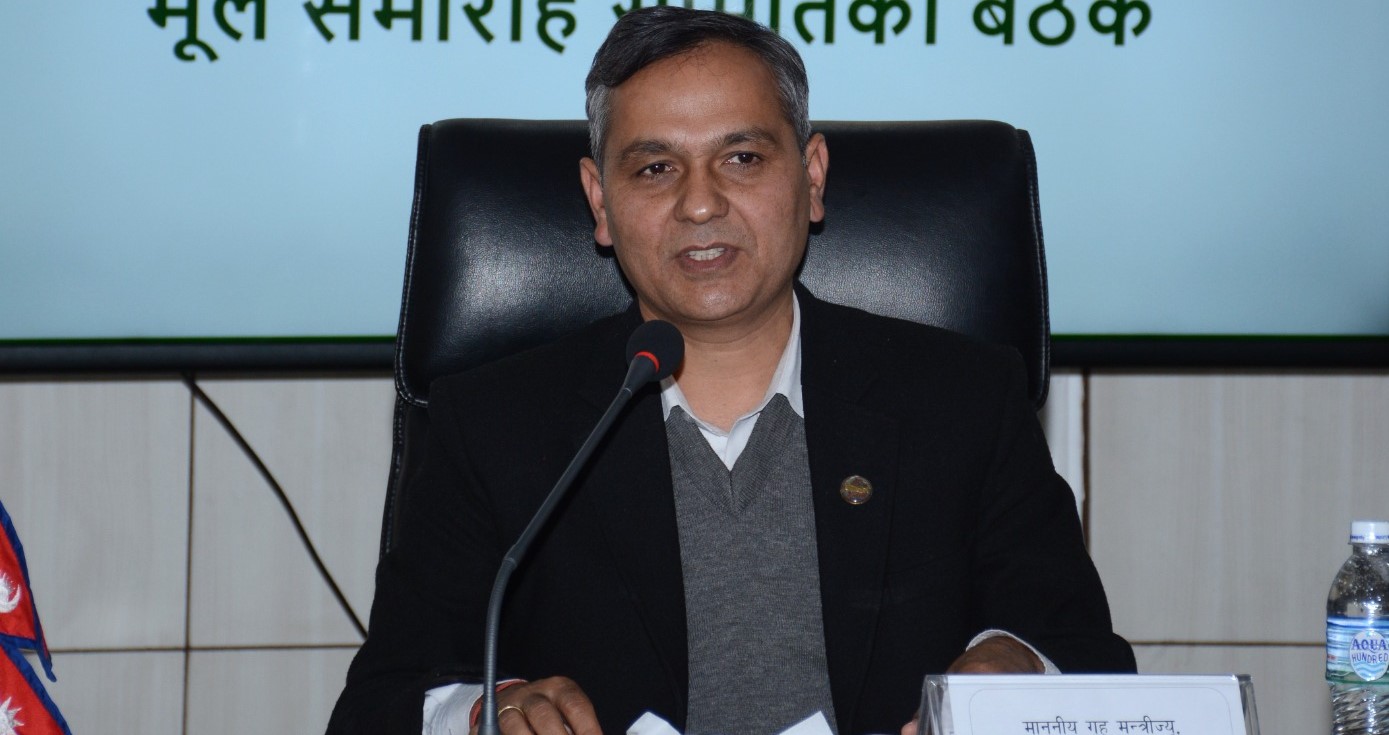 बदलिएका गृहमन्त्री अर्याल सञ्चार र खेलकुदप्रति आक्रामक, राजीनामाको दबाब बढाउँदै