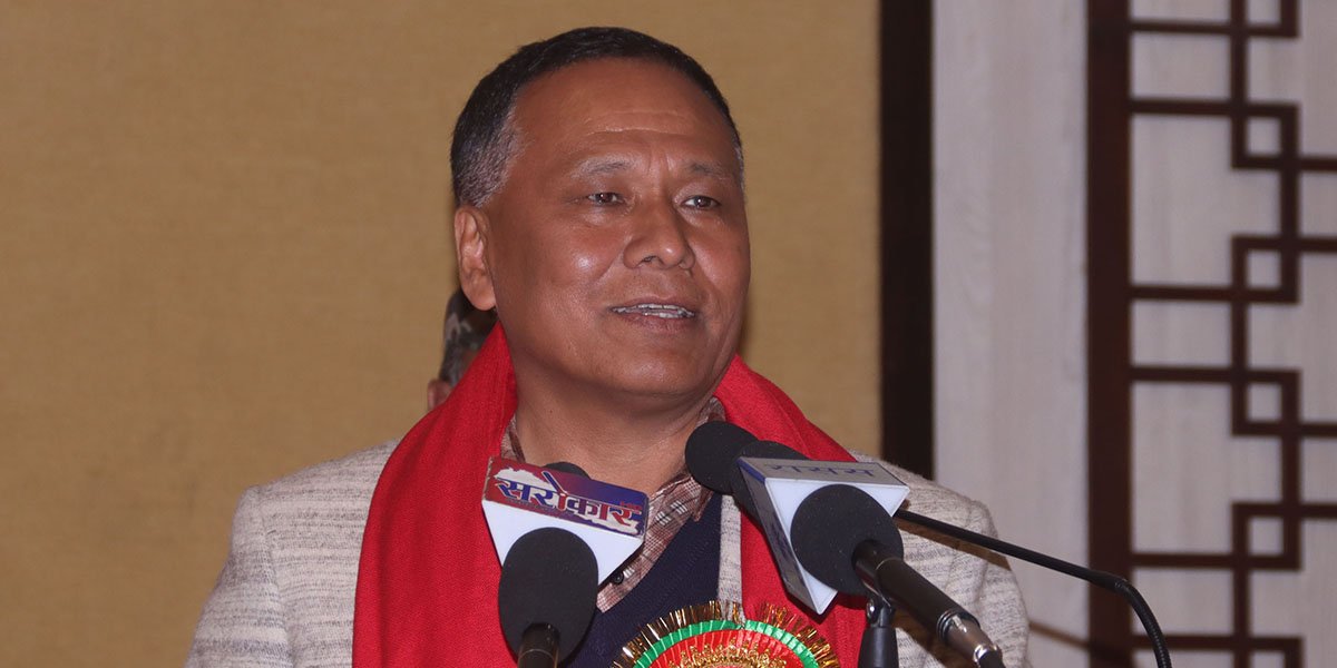 विद्युत् आयात घटाउन सौर्य ऊर्जालाई प्राथमिकता दिनुपर्छ : ऊर्जामन्त्री