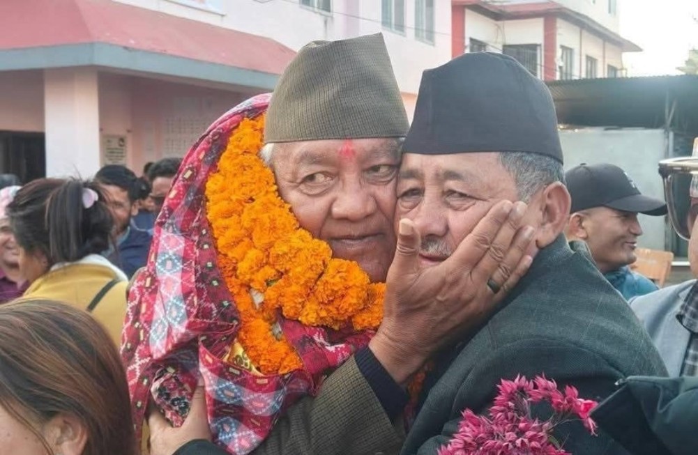 प्रदेशसभा चुनावमा बागी, राष्ट्रियसभामा मतदान